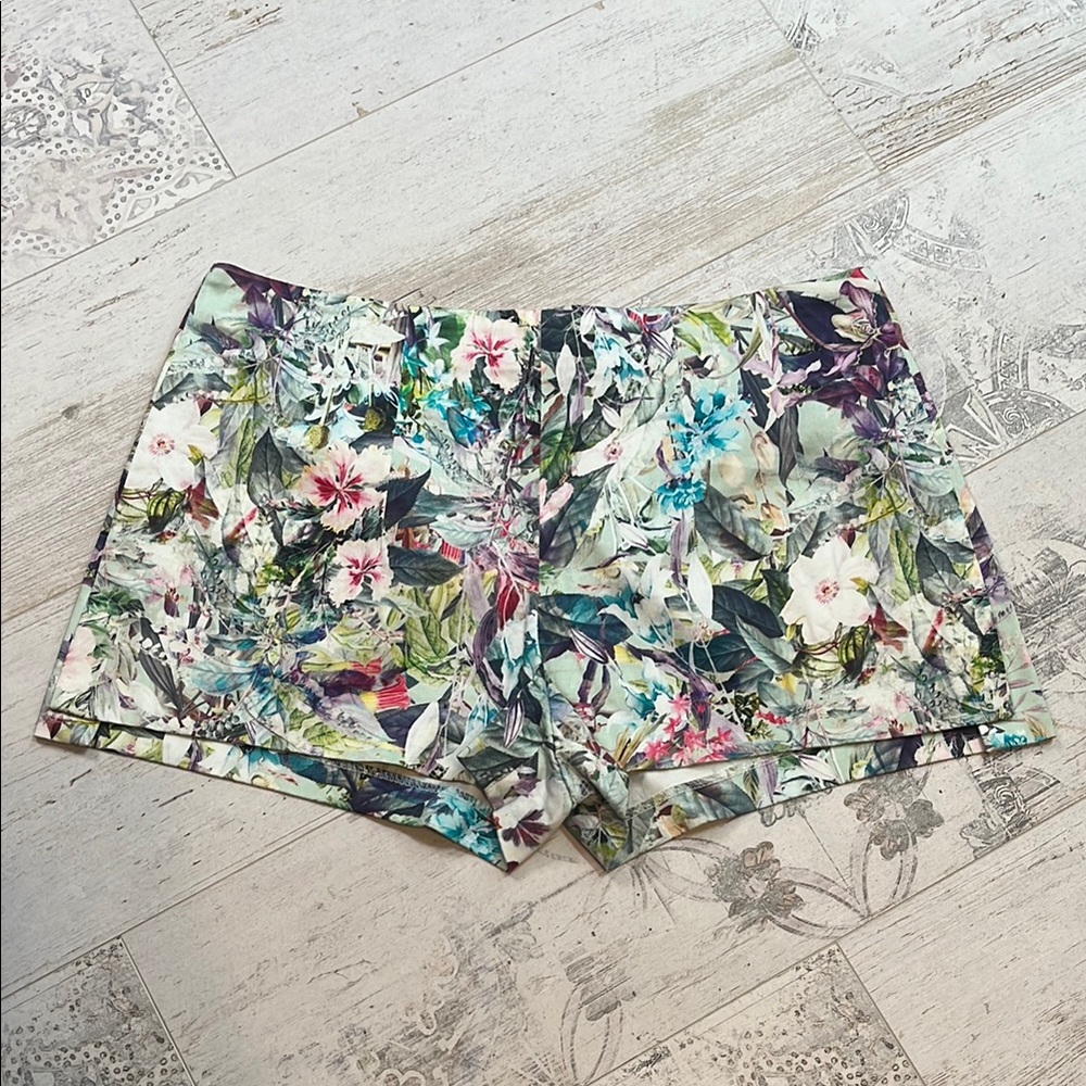 Zara Basic Tropical Floral Cotton Shorts Size Large